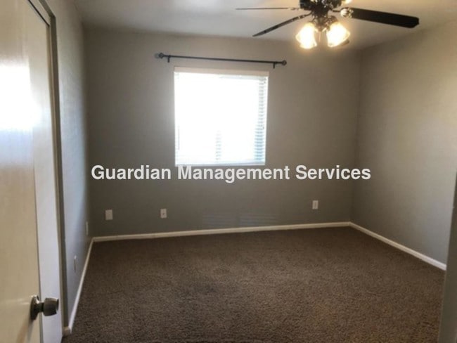 Building Photo - 209 E Coral Gables Dr