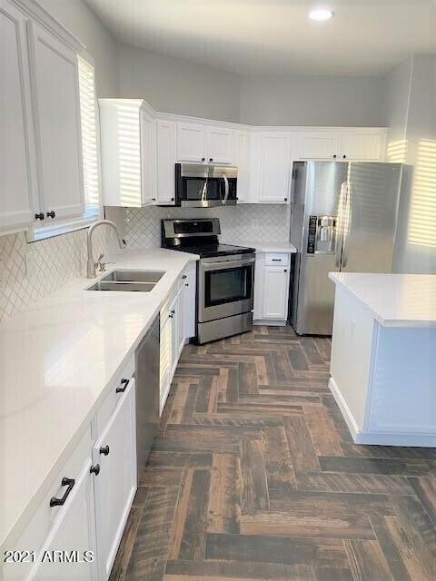 Building Photo - Beautifully Updated 5 Bedroom Home!
