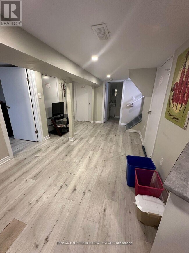 Photo du bâtiment - 25 Barnesdale Ave S