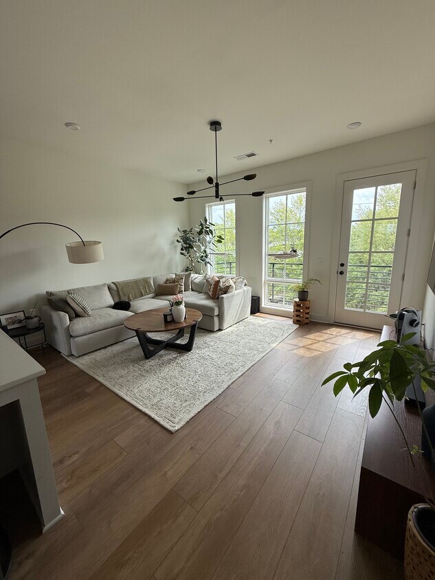 Foto principal - 1276 Longreen Ter NW