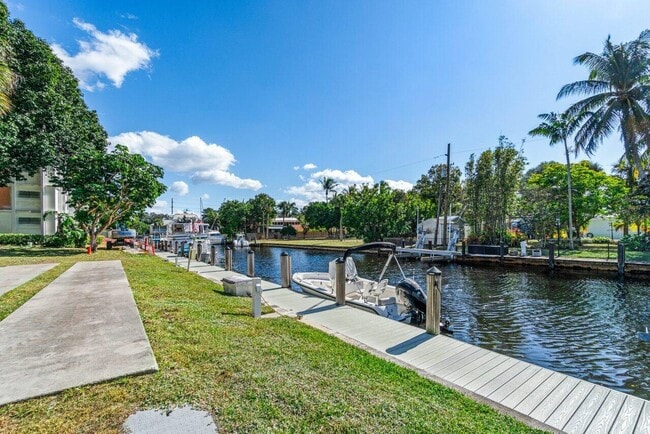 Building Photo - 1000 River Reach Dr