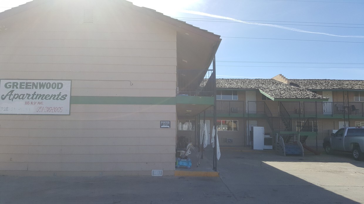 Primary Photo - 105 9th Ave