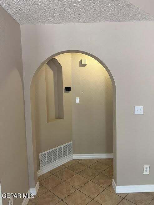 Foto del edificio - 7080 Luz De Espejo Dr