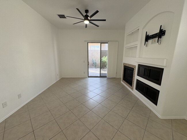 Building Photo - Gated community near Sabino Canyon/Tangue Verde