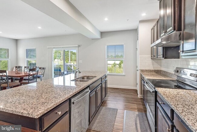 Building Photo - 11241 Wheeler Ridge Dr