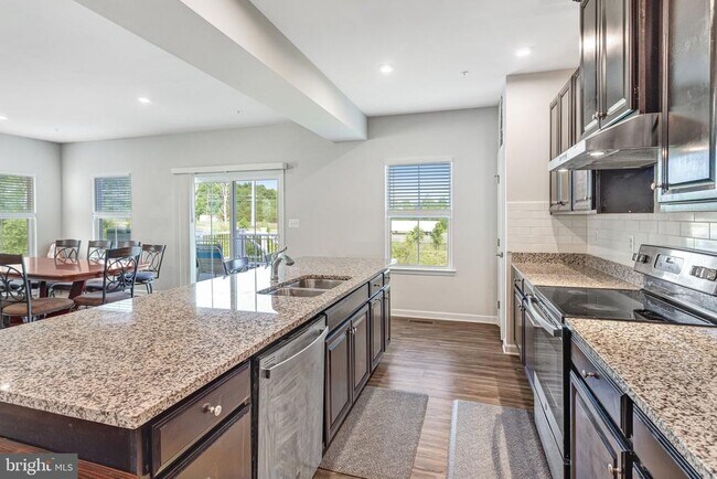 Foto del edificio - 11241 Wheeler Ridge Dr