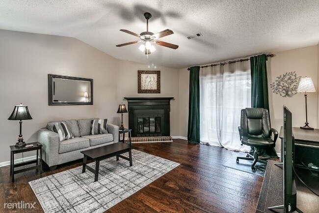 Building Photo - 1 br, 1 bath Condo - 6610 Willow Pointe NW...