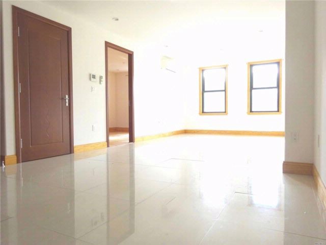Foto del edificio - 84-01 37th Ave