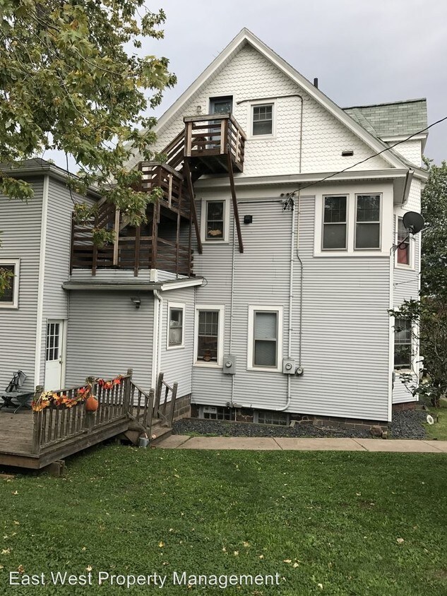 Primary Photo - 1109 E 3rd St