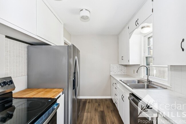 Building Photo - Family Friendly Home in Oakwood Estates