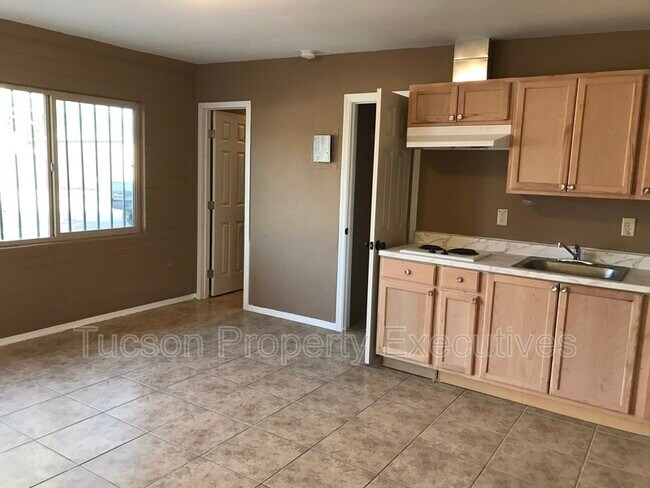 Foto del edificio - 232 W Flores St