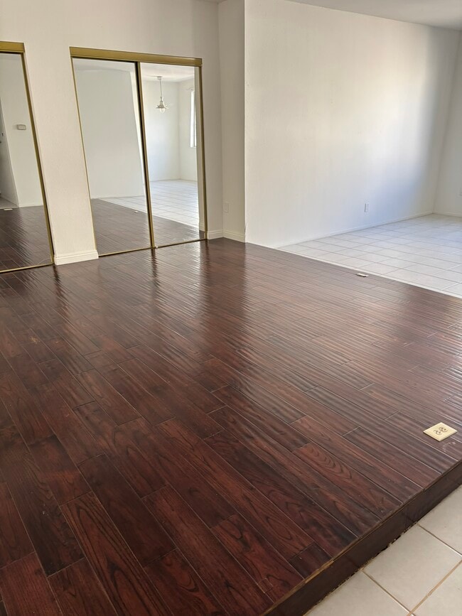 Foto del edificio - 4441 Woodman Ave