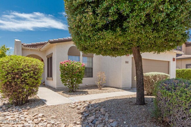 Building Photo - Awesome 4 bedroom home