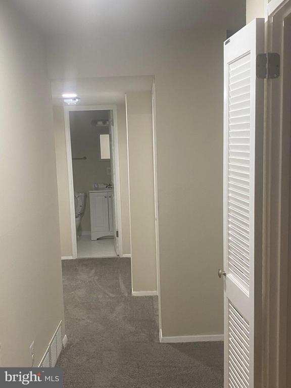 Foto del edificio - 7320 Donnell Pl
