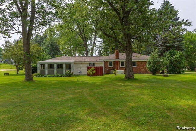 Foto del edificio - 2754 Candlewick Dr
