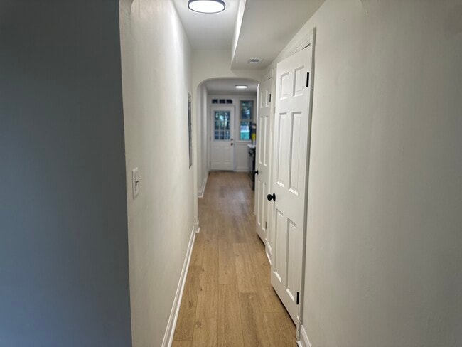 Building Photo - 1913 Minnesota Ave SE