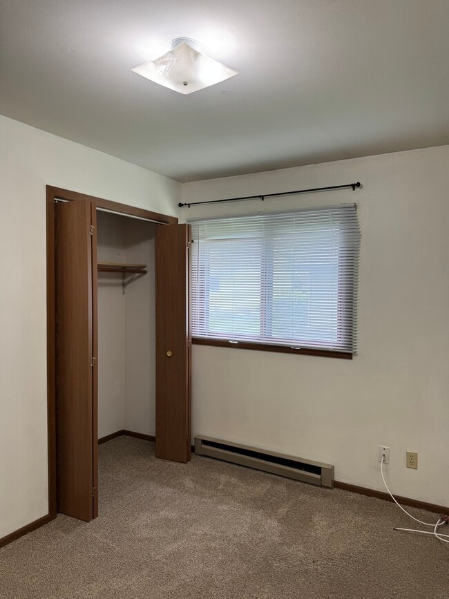 bedroom 2 - 836 Bridgewater Ave