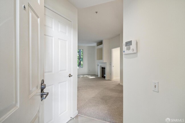 Building Photo - 220 Caldecott Ln