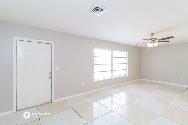 Building Photo - 649 Sheridan Dr