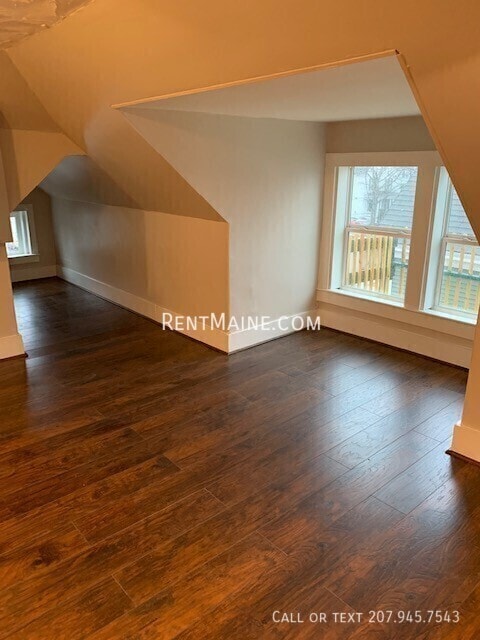 Foto del edificio - 204 Maple St