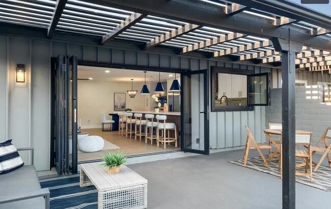 Building Photo - 1453 La Habra Dr