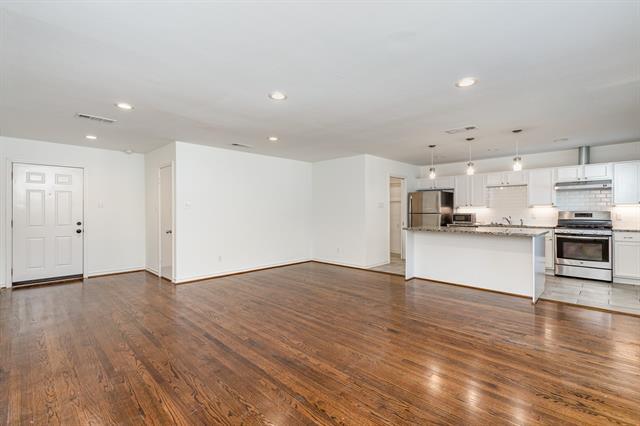 Foto del edificio - 6435 Ravendale Ln
