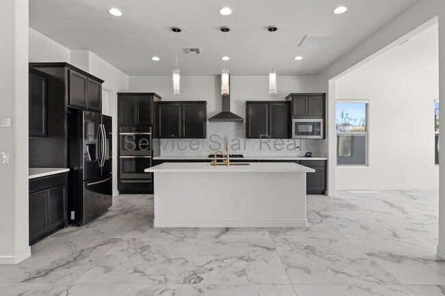 Foto del edificio - 10704 Tarragon Ave