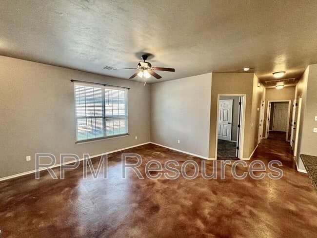 Building Photo - 1858 Post Oak Rd