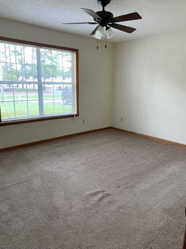 Foto del edificio - 2312 Pineview Dr