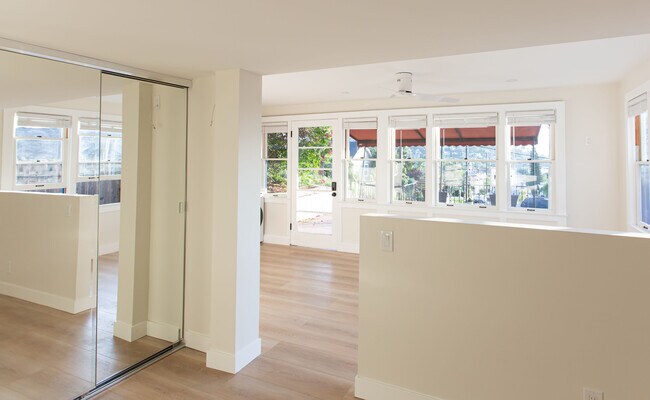 Foto del edificio - 8406 Hillcrest Ave