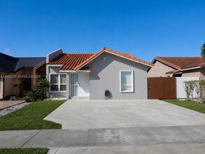 Building Photo - 1104 SW 118th Ct