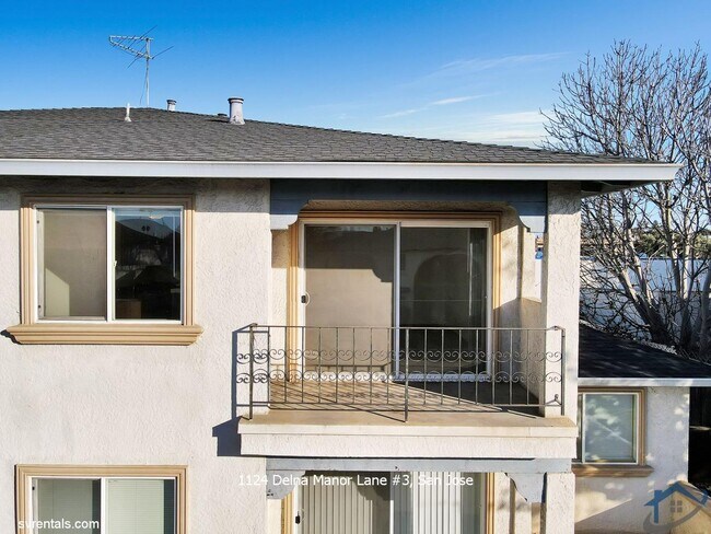 Building Photo - 1124 Delna Manor Ln