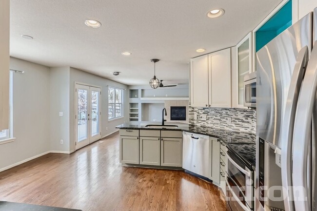 Building Photo - 4565 Larksong Dr