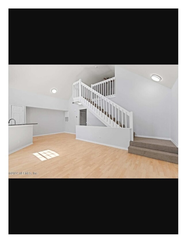 Foto del edificio - 13700 Richmond Park Dr N