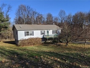 Building Photo - 8 Tanglewood Park Dr