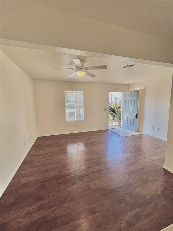 Foto del edificio - 1901 E Lindsey St