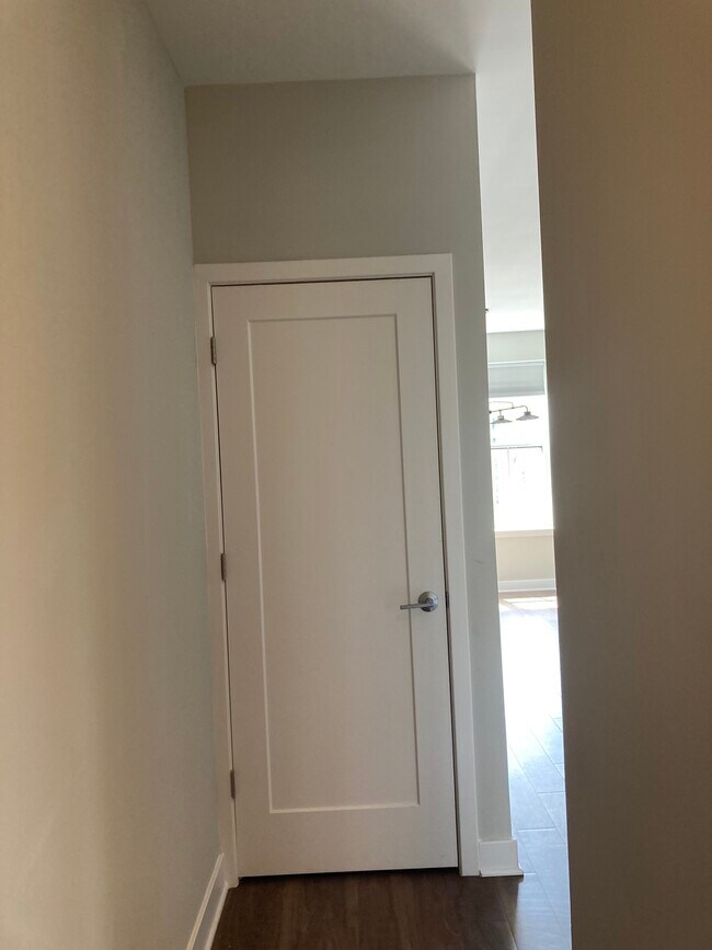 Entrada - 989 S Buchanan St