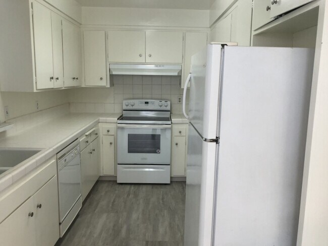 Foto del edificio - 11946 Montana Ave