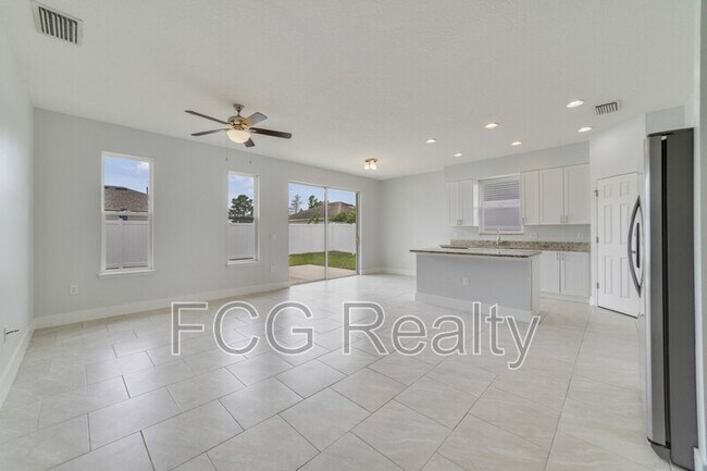 Foto del edificio - 128 Willow Dr