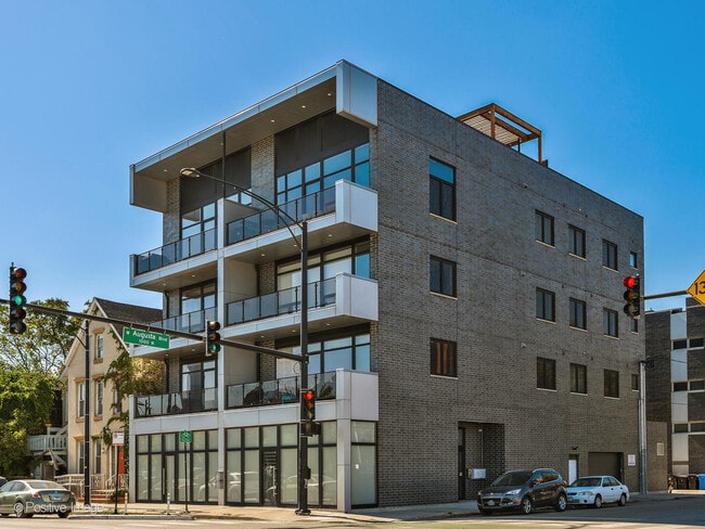 Building Photo - 1203 W Augusta Blvd