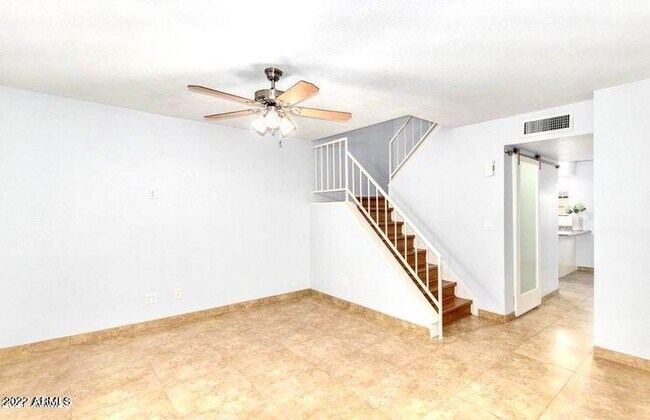 Foto del edificio - 4848 E Mineral Rd