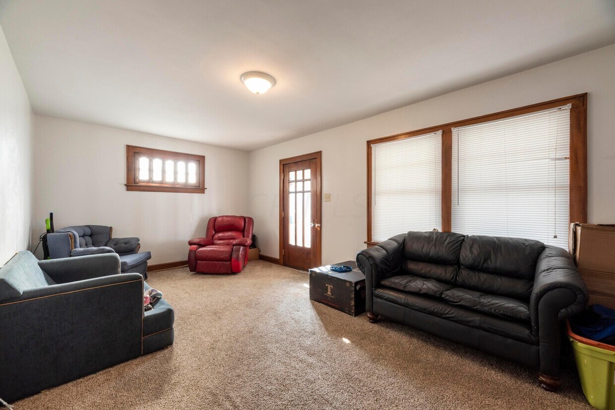 Foto del edificio - 1410 E Blake Ave