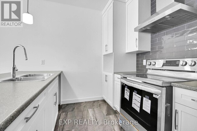 Building Photo - 230 Cypress St