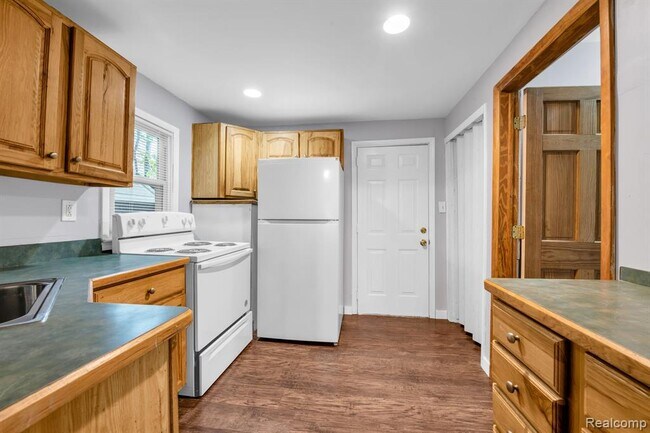 Foto del edificio - 2814 Crooks Rd