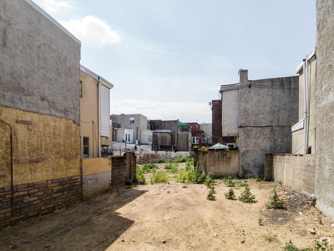 7/27/22 shows demolished - 1324 Mifflin St