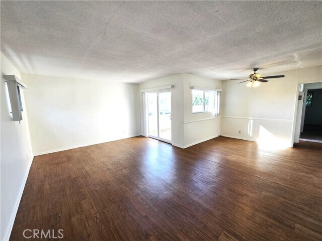 Foto del edificio - 12317 Gale Ave