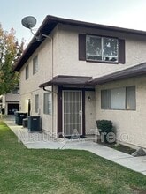 Building Photo - 1150 W Calle De Las Estrellas