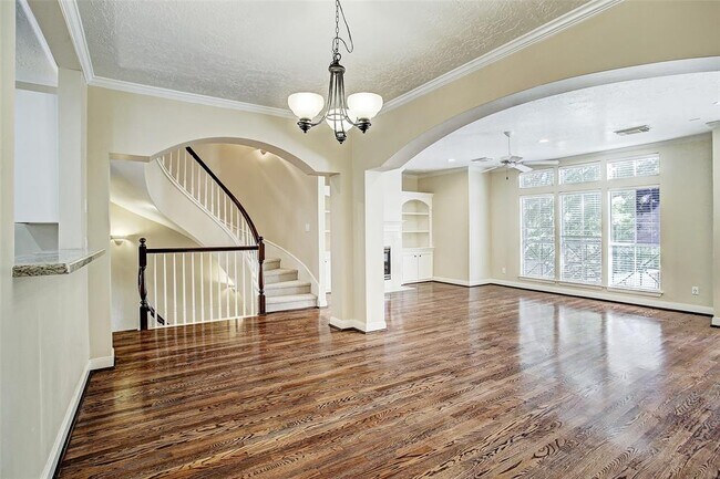 Foto del edificio - 3636 W Clay St