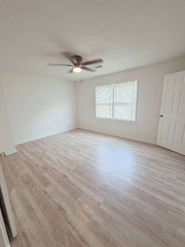 Foto del edificio - 4360 Barrington Pl