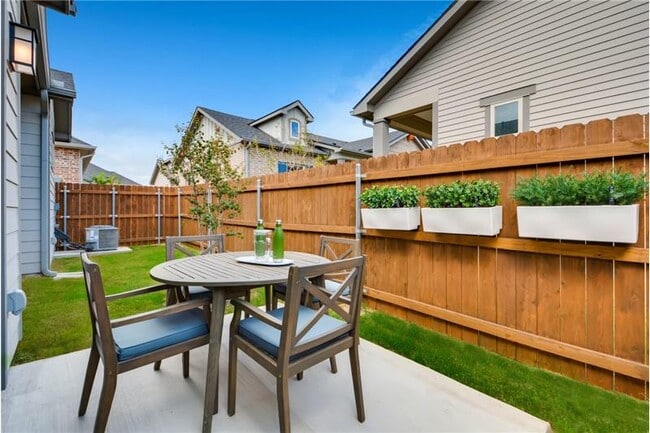 Building Photo - 8524 Creekfield Dr